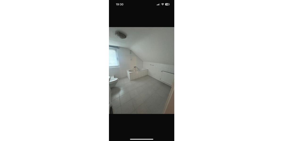 Dachgeschoßwohnung Ratingen Tiefenbroich - 1 Zimmer, 50 m&sup2;, 600&euro; | Angebot:25297466