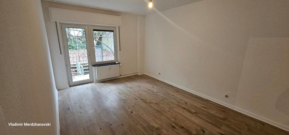 Grosse helle Erdgeschosswohnung in Südviertel 3 zimmer