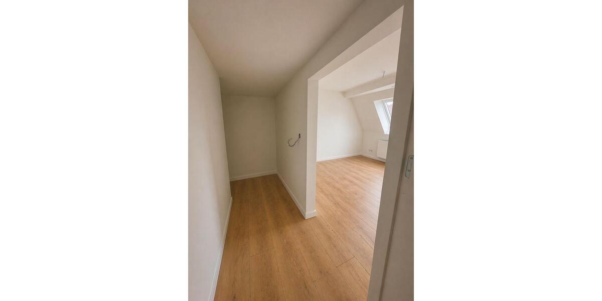 Maisonettenwohnung Duisburg Laar - 5 Zimmer, 120 m&sup2;, 1.200&euro; | Angebot:26126118