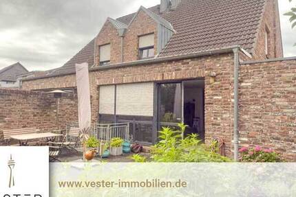 Vermietete Familienfreundliche Doppelhaushälfte mit viel Platz und Garten in Düsseldorf-Stockum