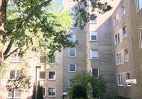 Frisch renovierte 3-Zi.-Whg. mit neuem BadeZimmer und Balkon