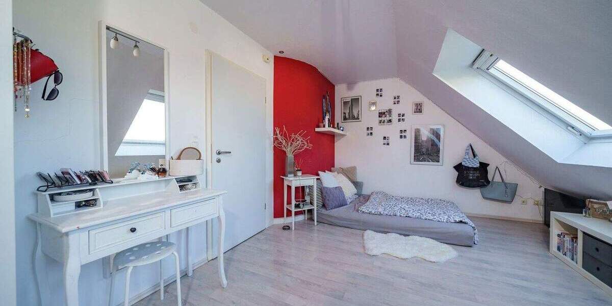 Etagenwohnung Bochum Dahlhausen - 8 Zimmer, 220 m&sup2;, 460.000&euro; | Angebot:25721357