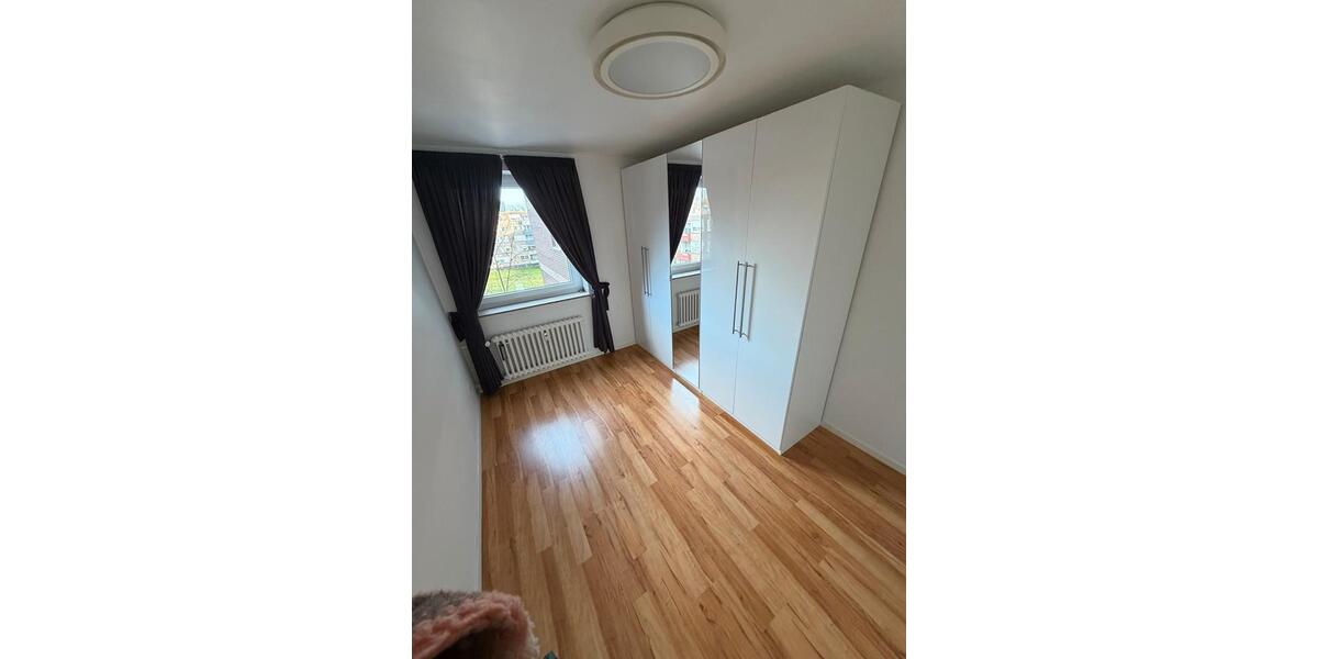 Etagenwohnung Duisburg Walsum - 3.5 Zimmer, 83 m&sup2;, 200.000&euro; | Angebot:26499494