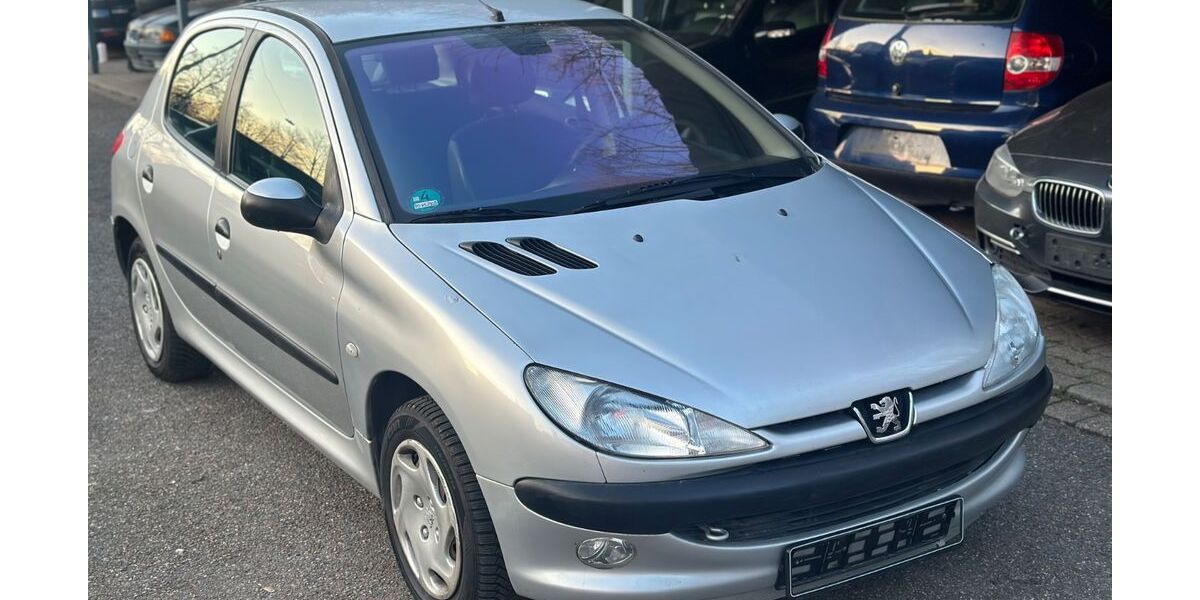 Peugeot 206 62.000 km 2.299 &euro; Essen 45326