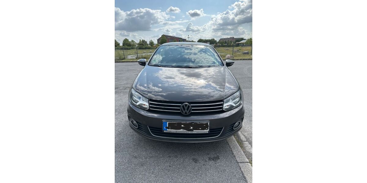 VW Eos 124.219 km 7.999 &euro; Recklinghausen 45661