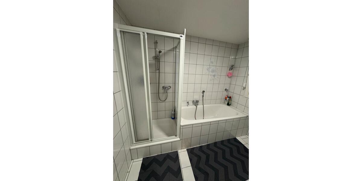 Dachgeschoßwohnung Gelsenkirchen Gelsenkirchen-Mitte - 3 Zimmer, 110 m&sup2;, 695&euro; | Angebot:25764280