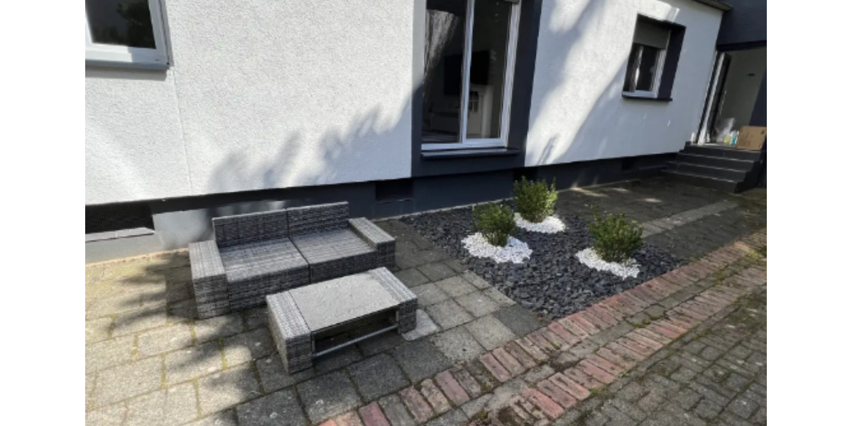 Kleines möbliertes Haus mit Garten - im Zentrum Oberhausen ! 2 zimmer
