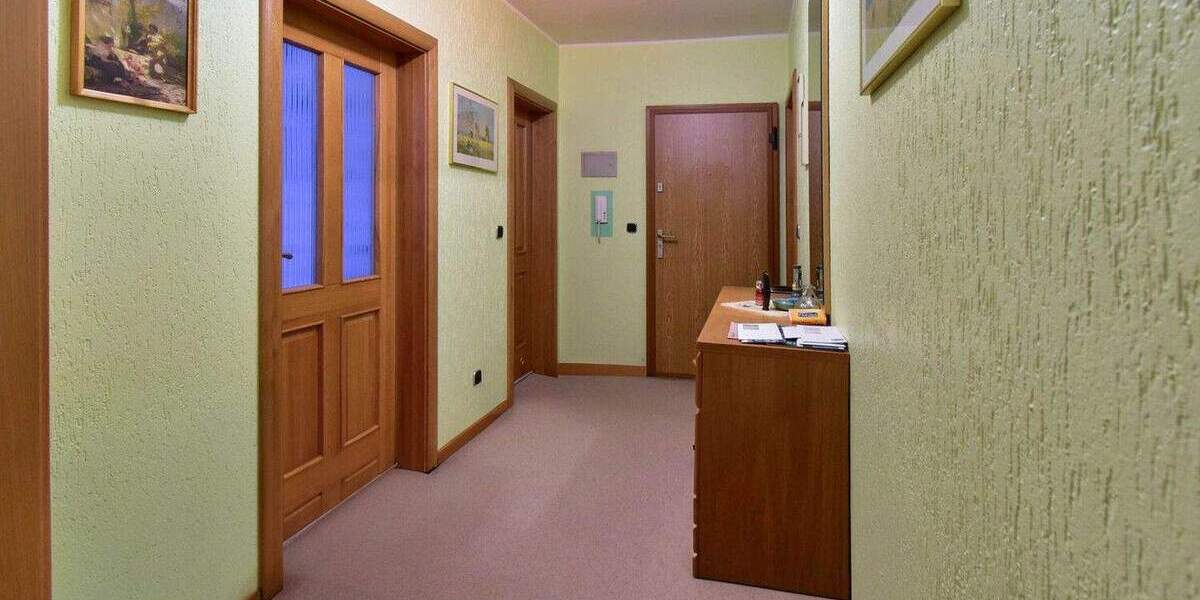 Leben und Leben lassen! Schöne, ruhige Wohnung mit Balkon und TG-Stellplatz 4 zimmer