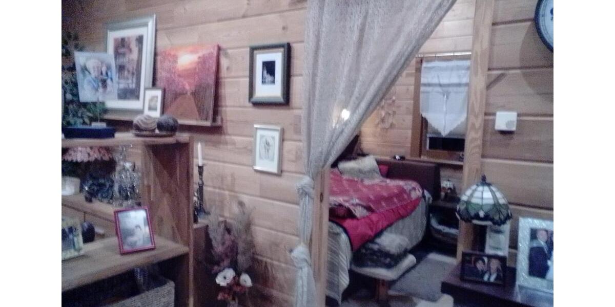 Zwei Blockhäuser auf Pachtgrundstück zu verkaufen 1 zimmer