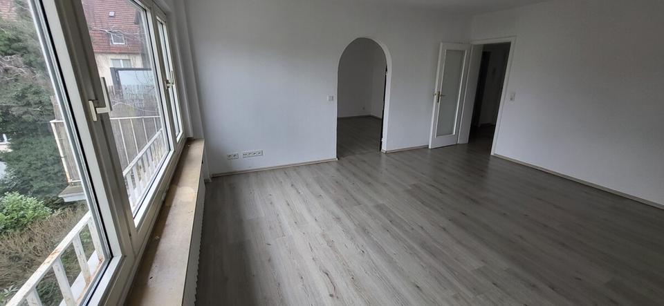 Etagenwohnung Essen Stadtbezirk II - 3 Zimmer, 76 m&sup2;, 650&euro; | Angebot:26381515