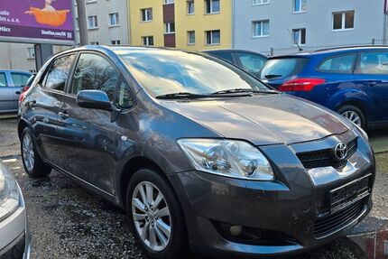 Toyota Auris 124.000 km 6.900 &euro; Essen 45144