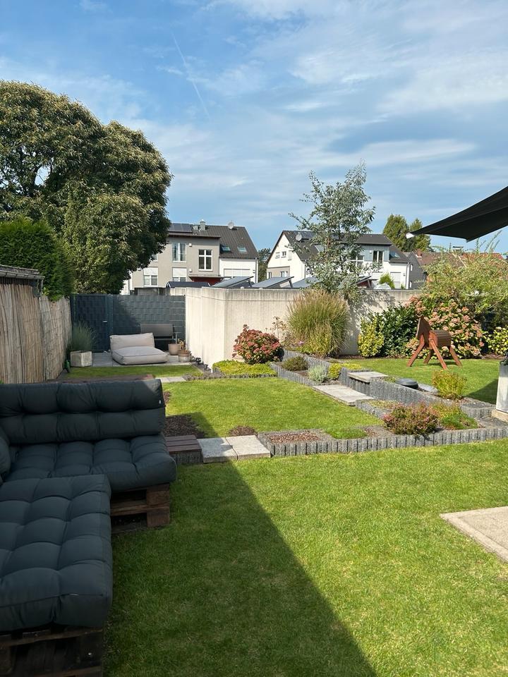 Neuwertige, 3 Zimmer Erdgeschoßwohnung mit großem Garten