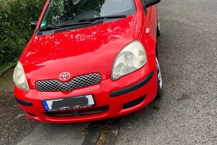 Toyota Yaris 240.000 km 2.200 € Solingen 42651