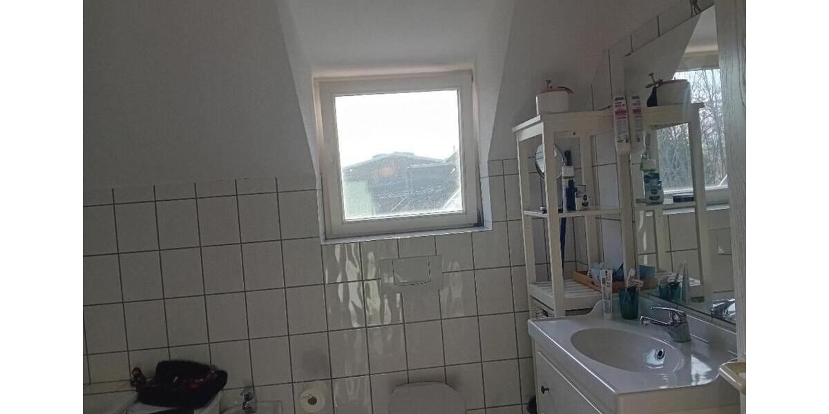 Dachgeschoßwohnung Oberhausen - 4 Zimmer, 110 m&sup2;, 189.999&euro; | Angebot:24979111