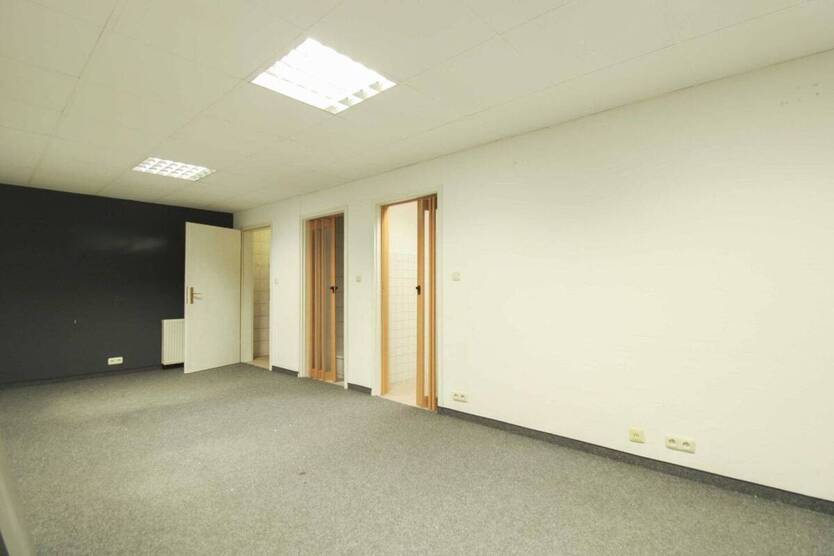 Attraktive Gewerbeeinheit mit Büroflächen, Lager und Entwicklungspotenzial in Duisburg-Buchholz zimmer