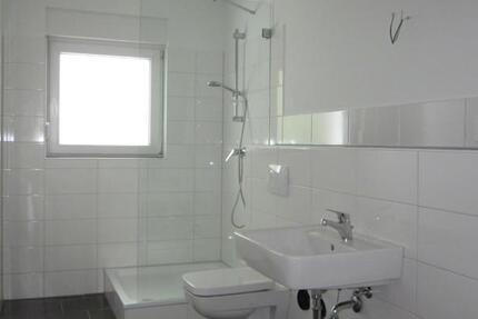 Hier fühlen Sie sich wohl: schöne und gut ausgestattete 3-Zi.-Wohnung mit Ausblick zimmer