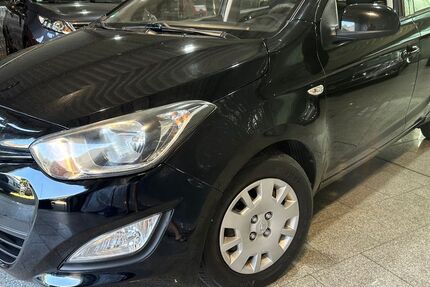 Hyundai i20 150.000 km 3.490 &euro; Duisburg 47059