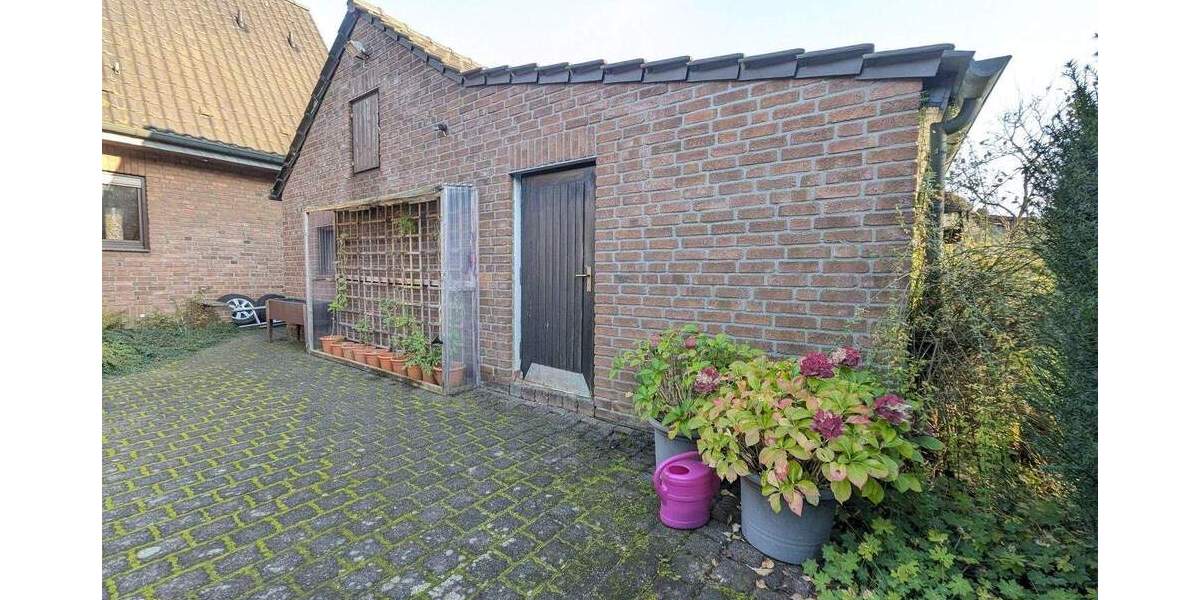 Mehrfamilienhaus, Wohnhaus Voerde - 8 Zimmer, 247 m&sup2;, 499.000&euro; | Angebot:25696499