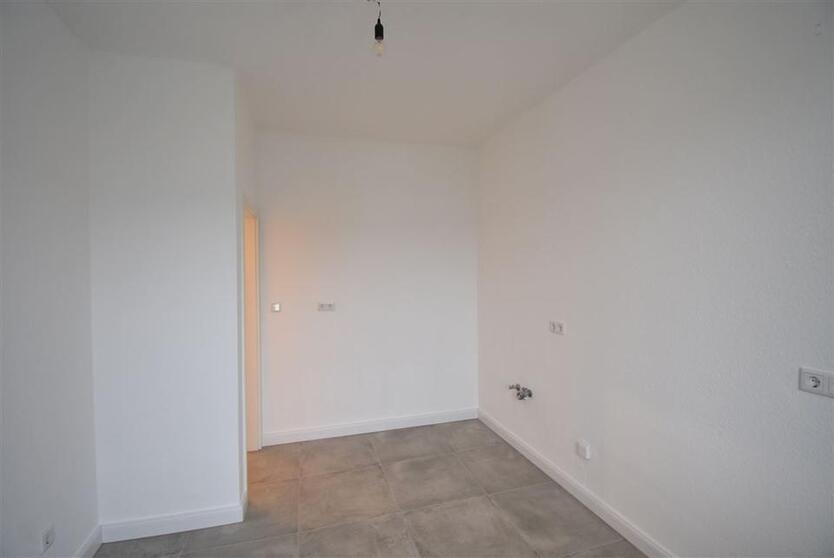 Zentrale Lage! Apartment mit Balkon & Wintergarten zu vermieten 2 zimmer