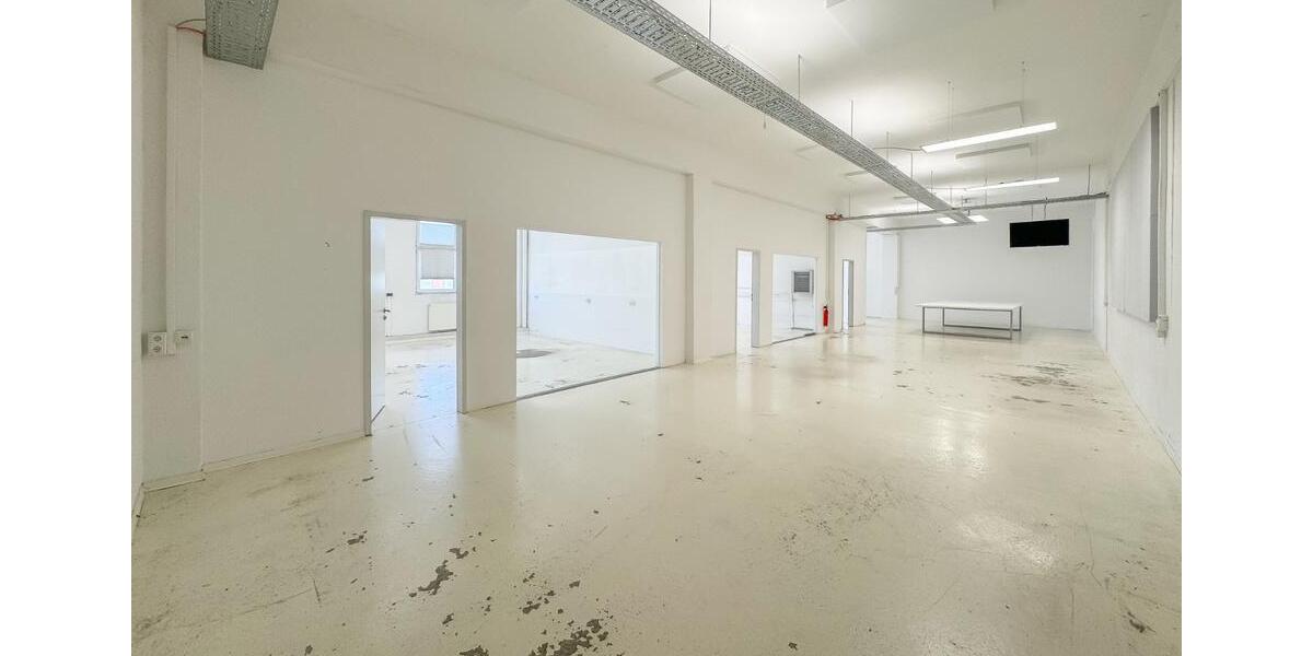 BÜRO MIT STUDIO IM INDUSTRIAL LOOK – 320 m² – 6,38 € pro m² – 3 BÜROS – KÜCHE – LASTENAUFZUG – KLIMA – BARRIEREFREI – TOP AUFGETEILT! zimmer