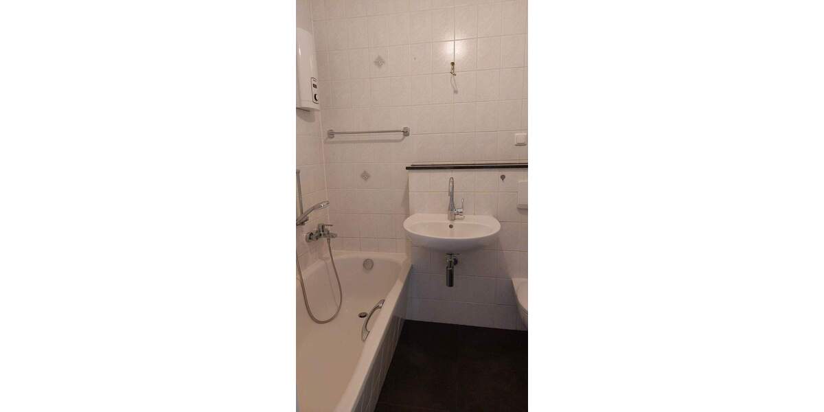 Gemütliche 3,5 Zimmer Wohnung mit Balkon, Wannenbad und GWC! 3 zimmer