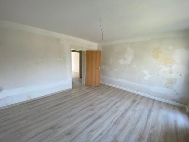 Etagenwohnung Duisburg Rheinhausen - 4 Zimmer, 77 m&sup2;, 599&euro; | Angebot:25868101