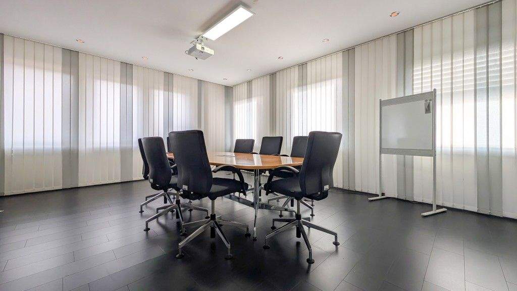 Produktionsgebäude mit Lager- und Büroflächen in bester Lage von Velbert zimmer