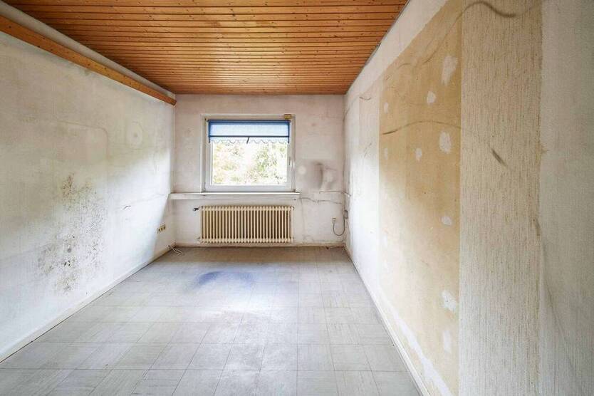 Willkommen zuhause: Renovierungsbedürftiges Reiheneckhaus samt Garten, Garage und Freistellplatz