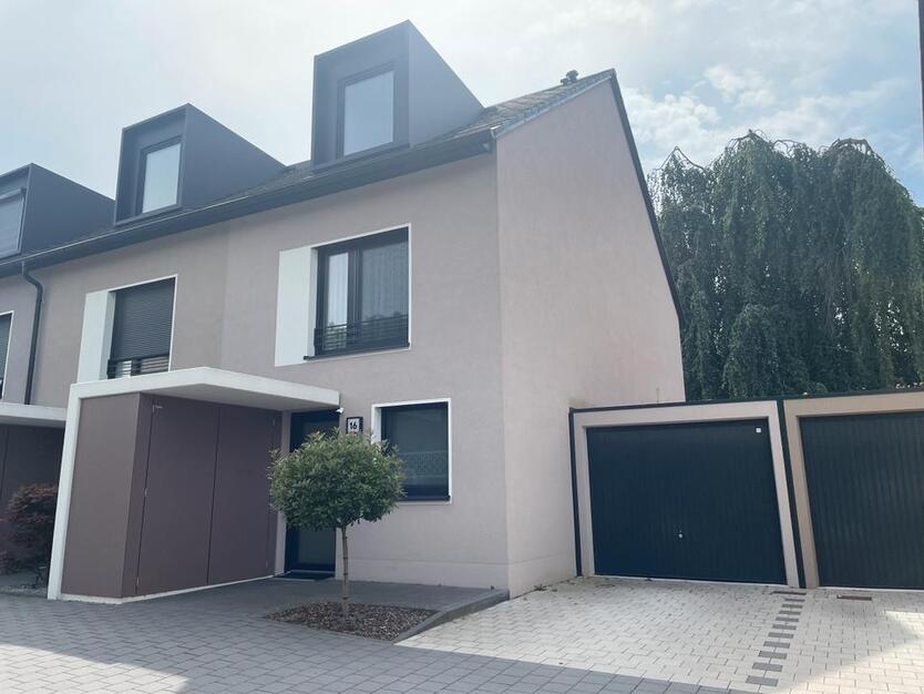 Provisionsfreies Reiheneckhaus in bester Lage zimmer