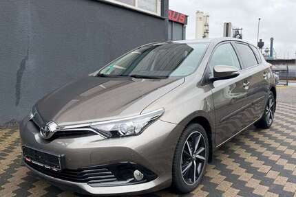 Toyota Auris 85.000 km 11.950 &euro; Duisburg 47259