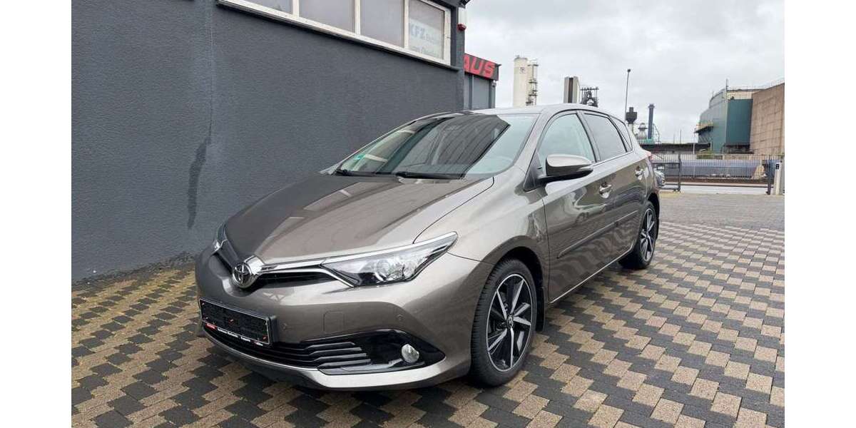 Toyota Auris 85.000 km 11.950 &euro; Duisburg 47259