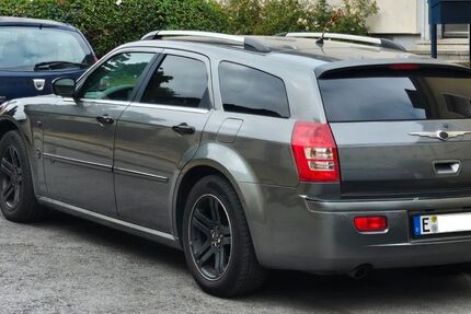 Chrysler 300C 329.600 km 3.350 &euro; Essen 45144