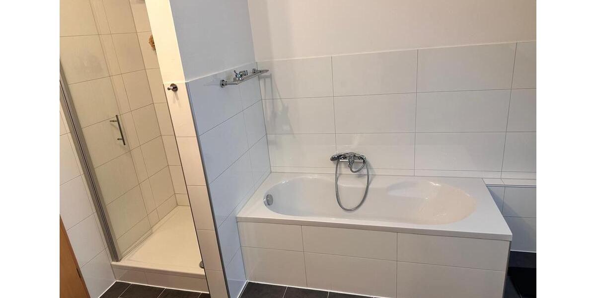Dachgeschoßwohnung Gelsenkirchen Gelsenkirchen-Mitte - 3 Zimmer, 90 m&sup2;, 700&euro; | Angebot:25041942