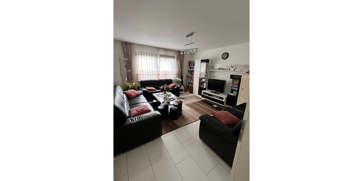 Etagenwohnung mit eigenem Garten und Stellplatz 3.5 zimmer