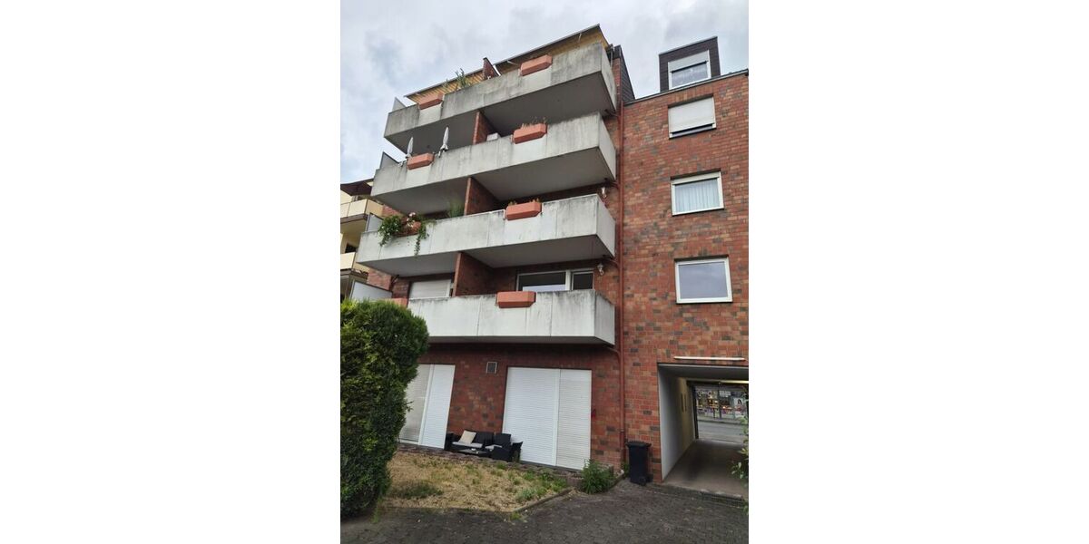 Renovierte 2,5 Zimer-Wohnung mit Aufzug, Balkonkraftwerk, Video-Sprechanlage, Garage (Warmmiete: 1.040 + 100 Garage) - Etagenwohnung Duisburg Meiderich | Angebot:27473556