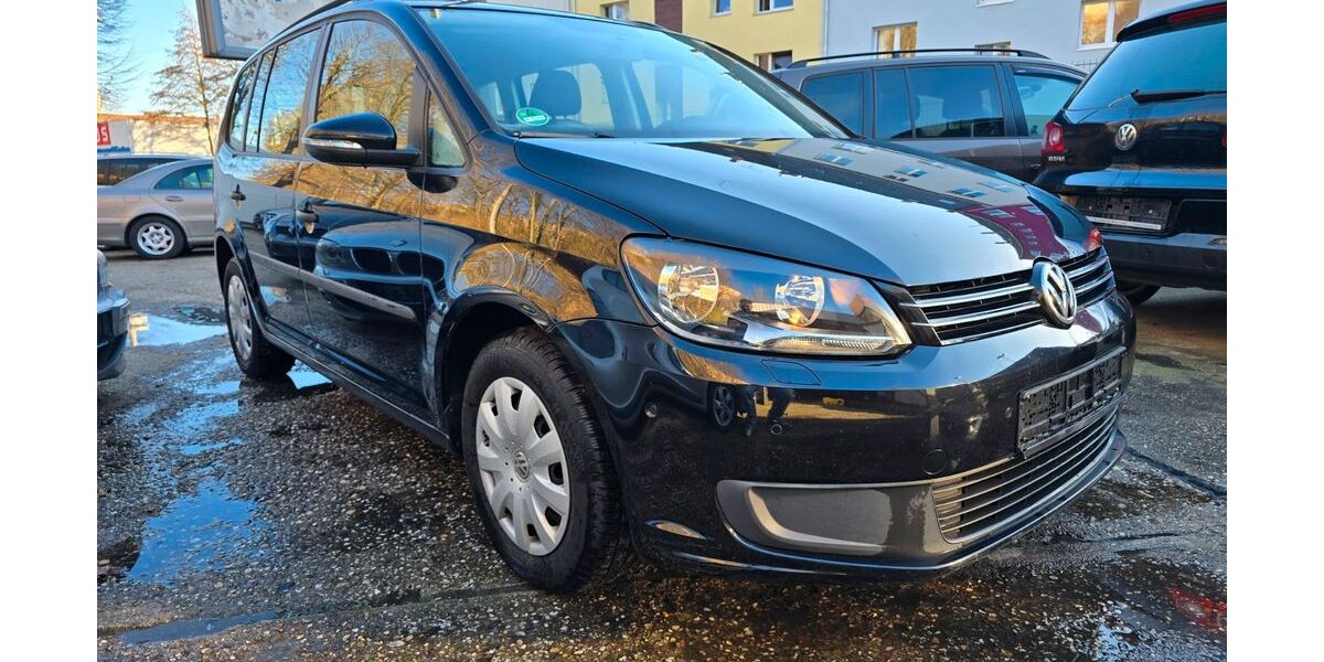 VW Touran 210.000 km 5.999 &euro; Essen 45144
