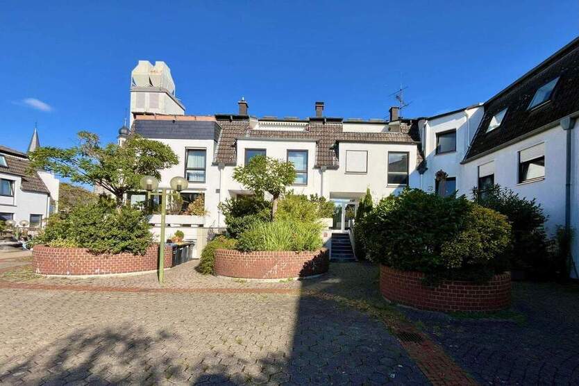 Leben in der Innenstadt: Gepflegtes Reihenmittelhaus samt Dachterrasse und TG-Stellplatz 5 zimmer