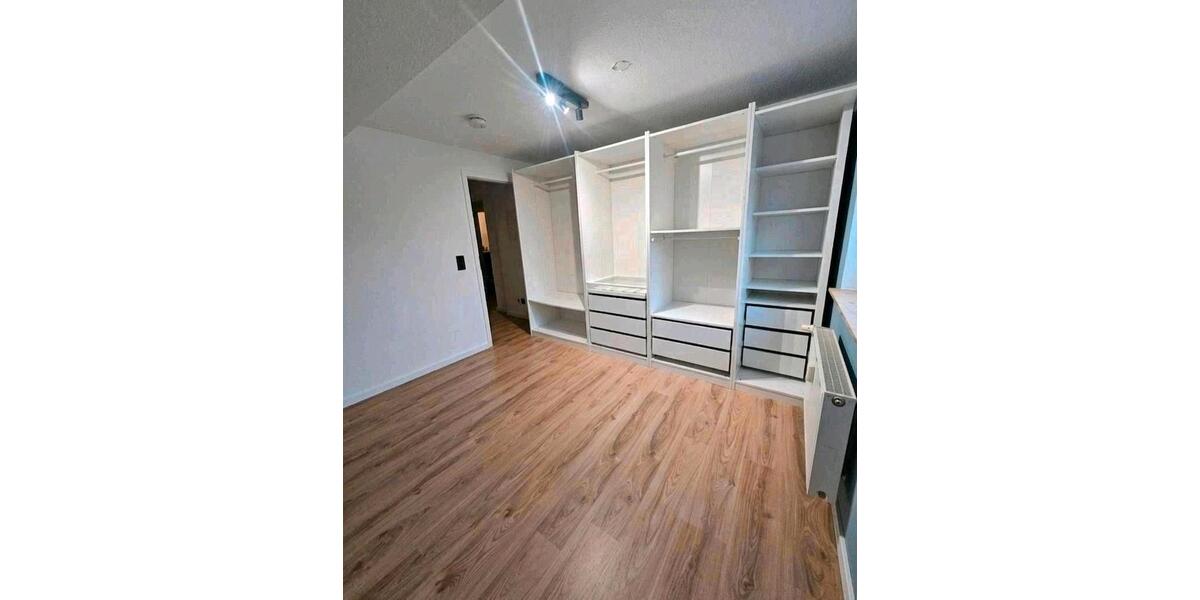 Dachgeschoßwohnung Gelsenkirchen Buer - 3 Zimmer, 65 m&sup2;, 840&euro; | Angebot:26413475