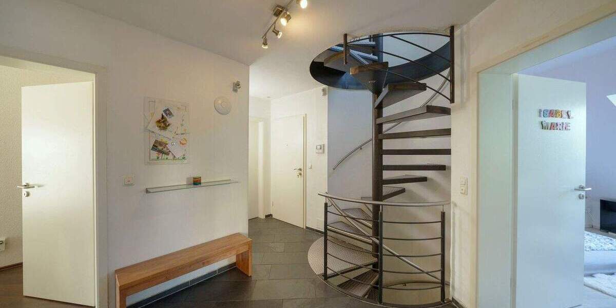 Etagenwohnung Bochum Dahlhausen - 8 Zimmer, 220 m&sup2;, 460.000&euro; | Angebot:25721357