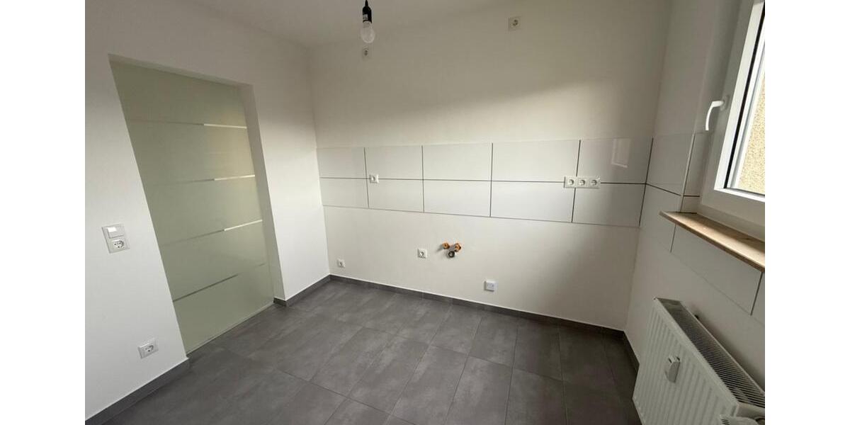 freie kompl. san. ETW 3 Raum KDB 1.OG Balkon 58,2 qm 6 FH E-Horst 3.5 zimmer