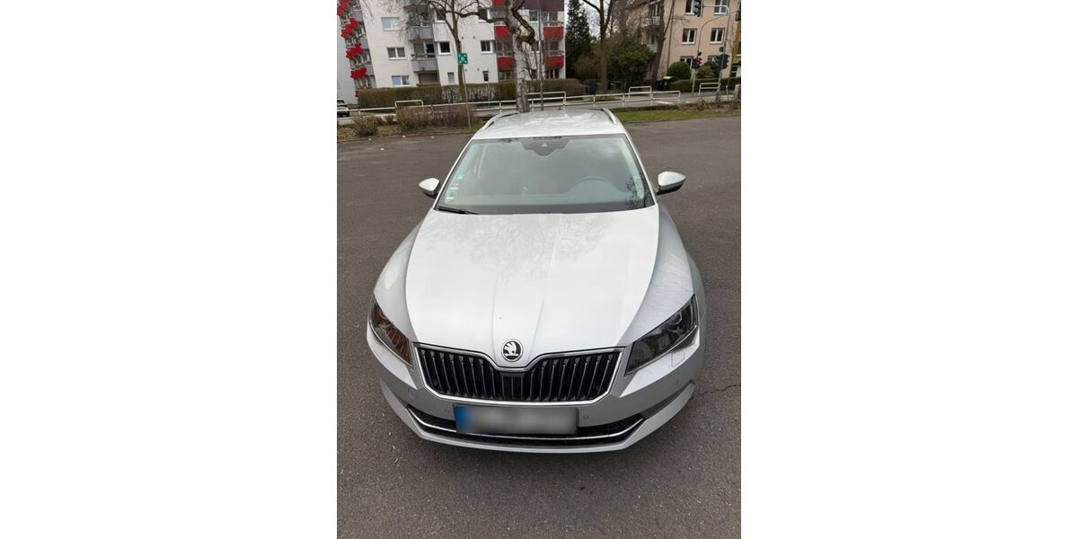 Skoda Superb 244.000 km 10.900 &euro; Bochum 44789