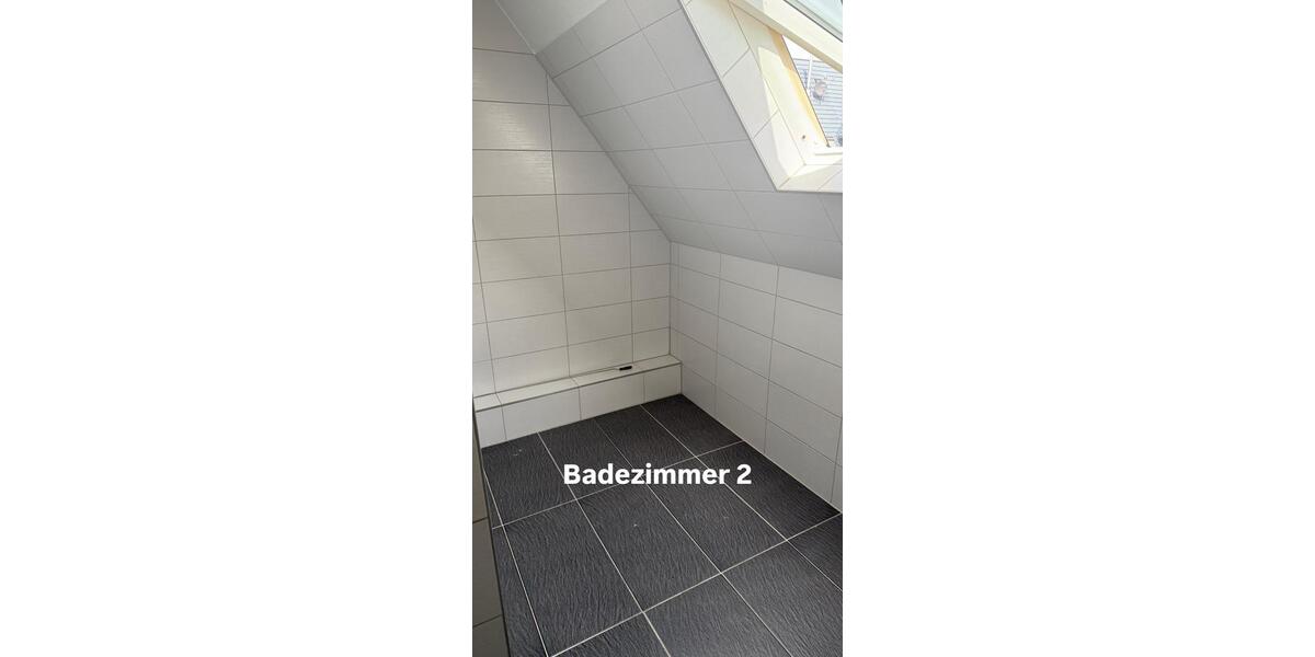 Dachgeschoßwohnung Gelsenkirchen Gelsenkirchen-Mitte - 3 Zimmer, 110 m&sup2;, 1.300&euro; | Angebot:26413931
