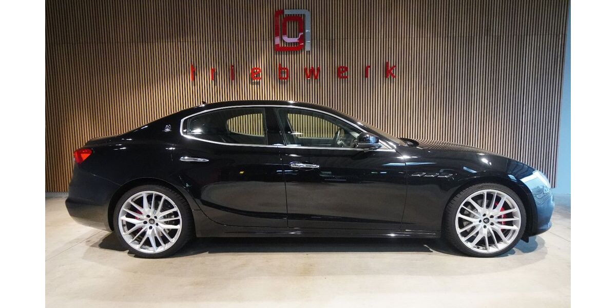 Maserati Ghibli 49.800 km 52.941 &euro; Duisburg 47228