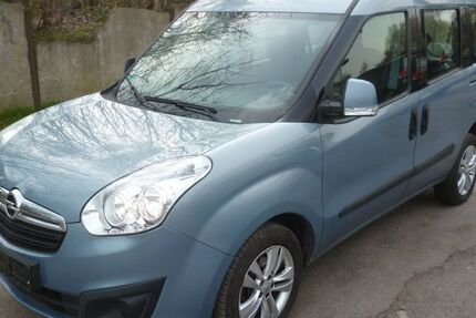 Opel Combo 132.000 km 4.950 &euro; Bottrop 46238