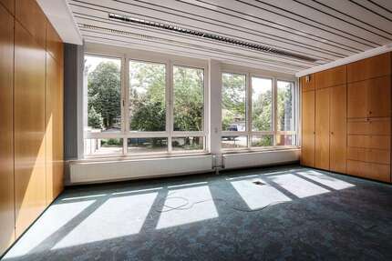 Büro in Essen 2.450 € 561.6 m² zimmer