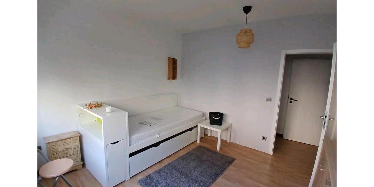Etagenwohnung Düsseldorf Flingern Süd - 5 Zimmer, 130 m&sup2;, 650&euro; | Angebot:24515667