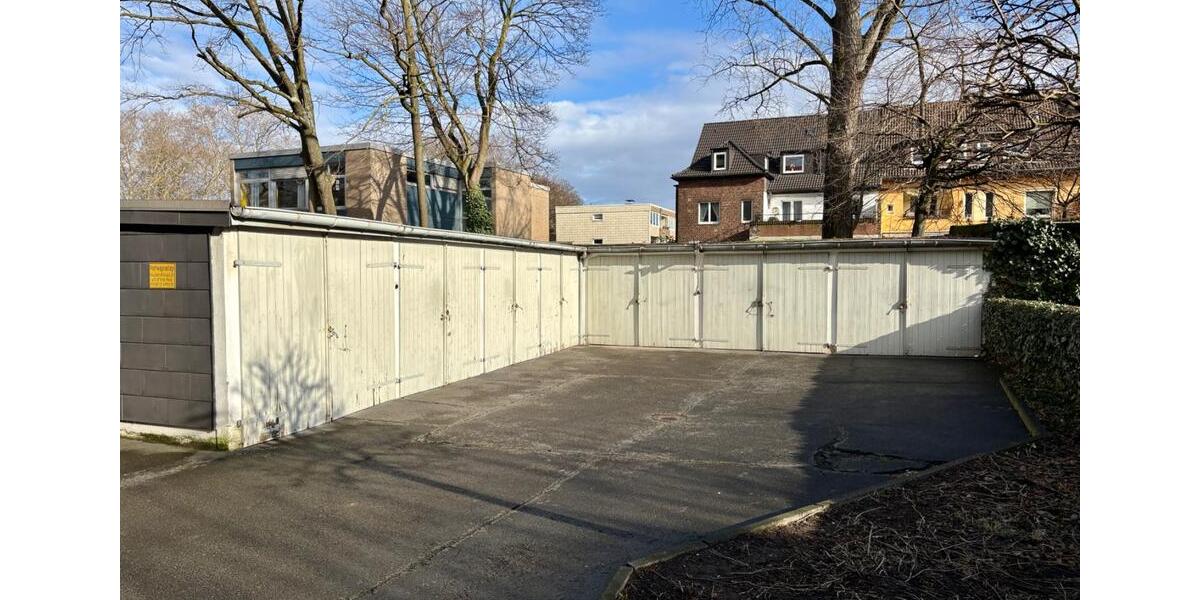 Renditestarkes MFH + 7 Garagen in Duisburg-Dellviertel 14 zimmer