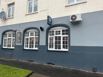 RESTAURANT MIT KEGELBAHN & AUSSTATTUNG