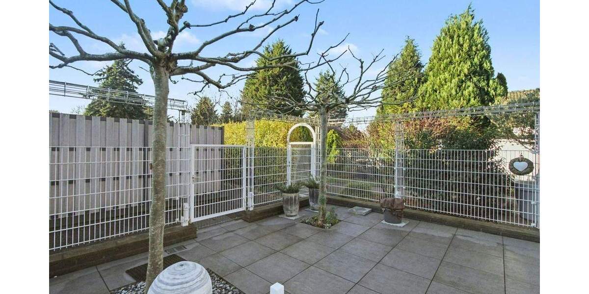 Top gepflegtes Reihenmittelhaus: In zentraler und ruhiger Lage von Moers 5 zimmer