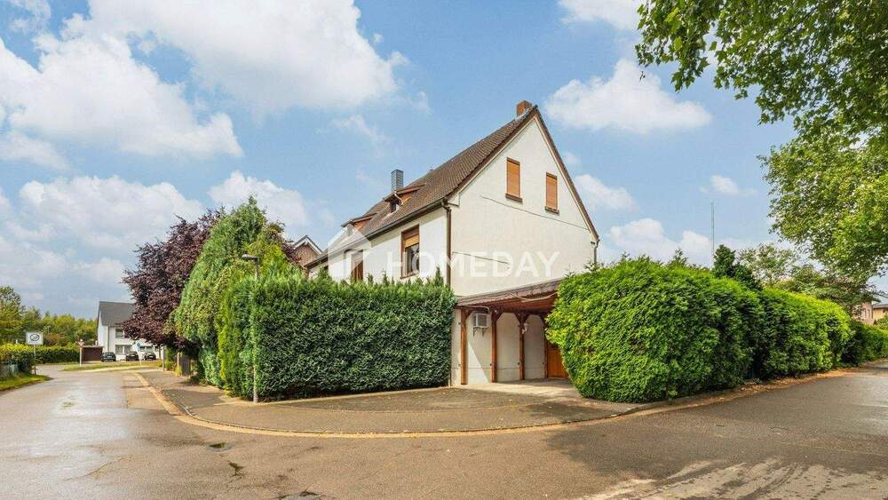 Charmante DG-Wohnung mit Gestaltungsspielraum & Tageslichtbad - ideal für Paare oder kleine Familien 3 zimmer